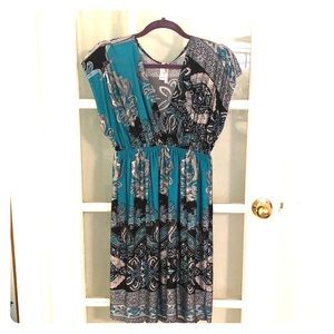 SHORT SLEEVE KNEE LENGTH DRESS